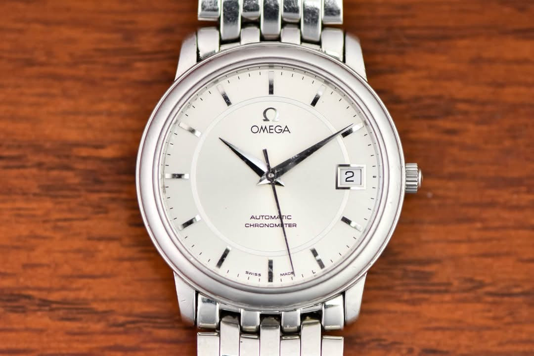 Omega De Ville Prestige Automatic 35mm Ref. 4500.31, silver dial with date, on steel bracelet
